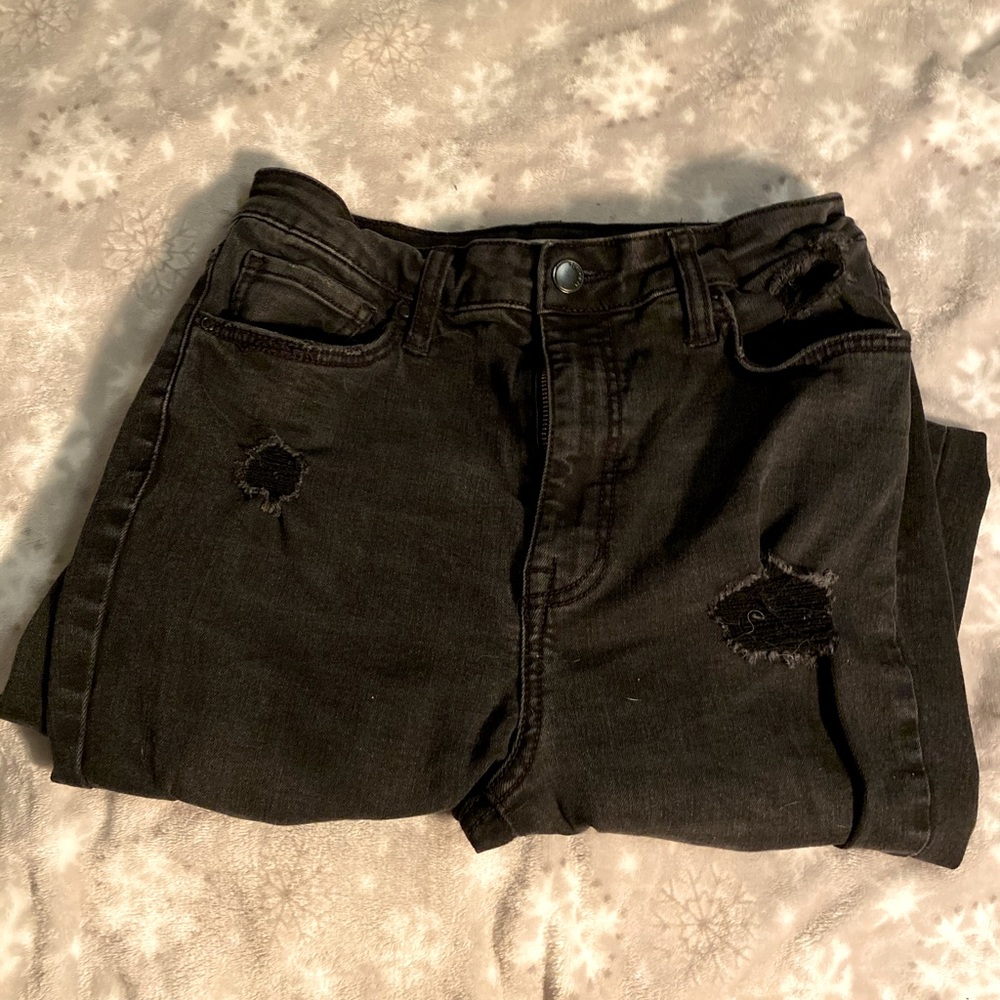 black ripped skinny jeans